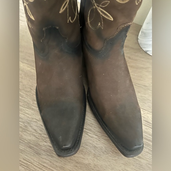 Dark Brown Cowboy 🤠 Boots 👢 with Gold Embroidery size 7 - Picture 11 of 13